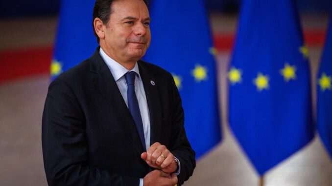 Fotografía de archivo del primer ministro portugués, Luis Montenegro, en la Cumbre de la Unión Europea en Bruselas, Bélgica, el 19 de diciembre de 2024. EFE/EPA/Olivier Matthys
