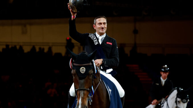 El jinete italiano Piergiorgio Bucci se proclamó ganador del Longines Gran Premio Ciudad de Madrid de Saltos, dentro de la Madrid Horse Week, celebrado este domingo en Ifema Madrid. EFE/Daniel González
