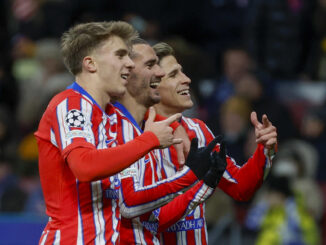 Pablo Barrios, Griezmann y Giuliano celebran un gol en una foto de archivo. EFE / Juanjo Martín.