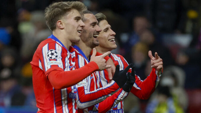 Pablo Barrios, Griezmann y Giuliano celebran un gol en una foto de archivo. EFE / Juanjo Martín.
