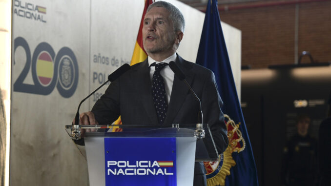 Imagen de archivo del ministro del Interior, Fernando Grande-Marlaska, en un acto de la Policía Nacional. EFE/ Víctor Lerena
