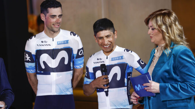 La ciclista colombiano Nairo Quintana (c) responde a una pregunta durante la presentación del equipo Movistar de ciclismo para la temporada 2025, este miércoles en Madrid. EFE/ Rodrigo Jiménez
