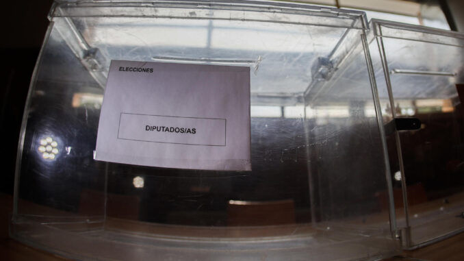 Foto de archivo de urnas en un colegio electoral en Madrid. EFE/ Rodrigo Jiménez
