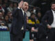 El entrenador del Real Madrid, Chus Mateo, durante el partido de la Euroliga de baloncesto que Real Madrid y Zalgiris Kaunas disputan este jueves en el WiZink Center. EFE/Kiko Huesca