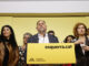 Oriol Junqueras (c) ofrece una rueda de prensa tras el Congreso de ERC, este sábado en Barcelona. Oriol Junqueras ha logrado este sábado el 48,3 % de los votos de la militancia para encabezar ERC y deberá jugarse la presidencia del partido con Xavier Godàs en una segunda vuelta el próximo 14 de diciembre, puesto que no ha conseguido sumar más de la mitad de los apoyos. EFE/ Alberto Estévez