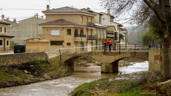 Desperfectos causados por la dana en Mira, Cuenca. El presidente de la comunidad de Castilla-La Mancha, Emiliano García Page mantuvo una reunión en el Ayuntamiento de Mira, Cuenca, para abordar el Plan Mira 2024-2028. EFE / Álvaro del Olmo
