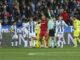 El colegiado muestra cartulina roja al jugador del Leganés Óscar Rodríguez durante el encuentro de la jornada 18 de LaLiga que CD Leganés y Villarreal CF disputaron en el estadio de Butarque, en Leganés. EFE/Kiko Huesca