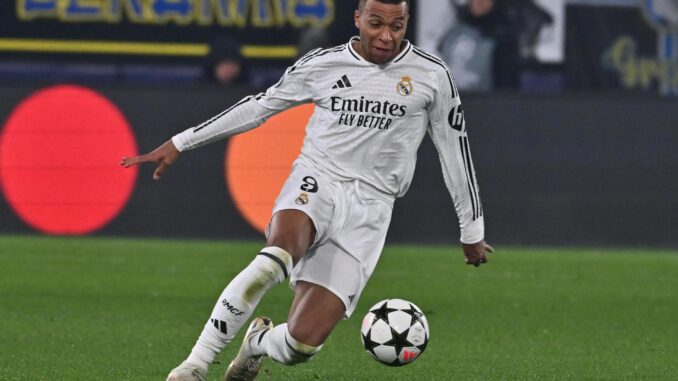 Kylian Mbappé regresa tras una leve lesión muscular EFE/EPA/MICHELE MARAVIGLIA/Archivo
