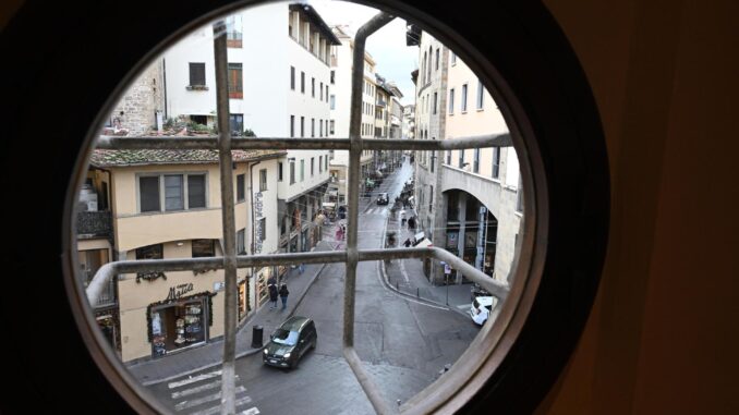 El Corredor de Vasari reabre tras una restauración de ocho años en Florencia, Italia, 20 de diciembre de 2024. (Italy, Florence) EFE/EPA/CLAUDIO GIOVANNINI
