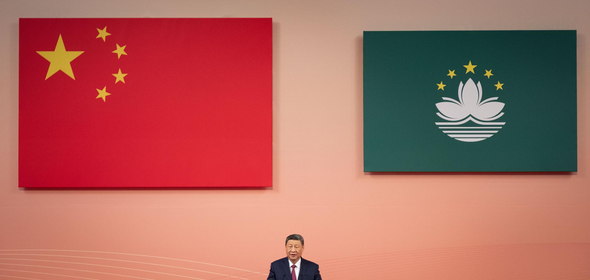 El presidente chino, Xi Jinping, habla en la cena de bienvenida organizada por el gobierno de Macao en el Dome en Cotai, Macao, China, 19 de diciembre de 2024. 
EFE/EPA/GONCALO LOBO PINHEIRO
