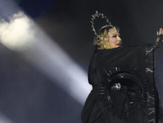 Foto de archivo de la cantante Madonna en un concierto gratuito en Mayo de 2025 en la playa de Copacabana en Río de Janeiro (Brasil). EFE/ André Coelho