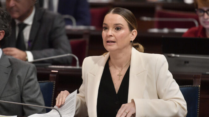 La presidenta del Govern Balear Marga Prohens, durante el pleno del Parlament balear el pasado 26 de noviembre, en Palma.-EFE/ Miquel A. Borràs
