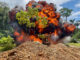 Fotografía sin fecha específica de toma cedida este martes por la Policía Nacional de Colombia, que muestra la destrucción por parte de la Policía de maquinaria utilizada en minería ilegal en una zona rural en Colombia. EFE/ Policía Nacional de Colombi