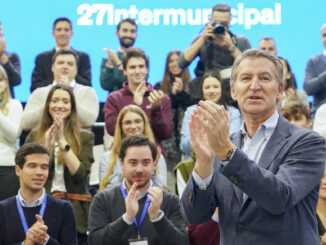 El presidente del PP, Alberto Núñez Feijóo, clausura la reunión Intermunicipal del partido que ha acogido Valladolid. EFE/Nacho Gallego