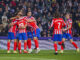 Los jugadores del Atlético de Madrid celebran uno de sus goles durante el partido de LaLiga entre el Real Valladolid y el Atlético de Madrid, este sábado en el estadio José Zorrilla. EFE/R. GARCIA.