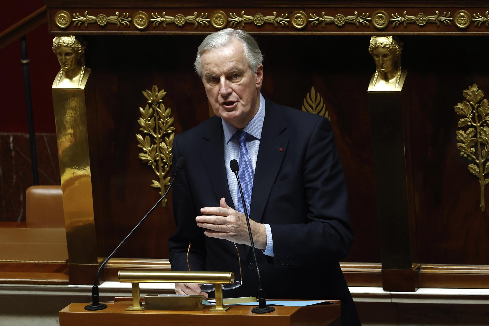 El primer ministro francés, Michel Barnier, pronuncia un discurso durante una moción de censura contra su gobierno en la Asamblea Nacional, en París, Francia, el 4 de diciembre de 2024. EFE/EPA/Yoan Valat
