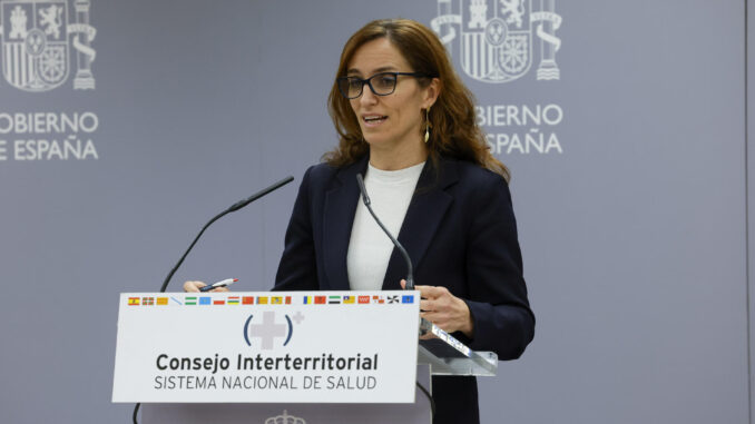 La ministra de Sanidad, Mónica García, durante una rueda de prensa tras un Consejo Interterritorial de Salud, en una imagen de archivo.  EFE/ Zipi Aragón
