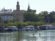 Imagen de archivo de un grupo de personas en canoa por el río Guadalquivir en Sevilla. EFE/David Arjona/Archivo