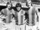 Foto de archivo del 29-7-1974 del peruano Hugo 'Cholo' Sotil (c) junto a los holandeses Johan Cruyff (i) y Johan Neeskens (d), durante la presentación de la plantilla del Barcelona 1974-75. EFE/ra