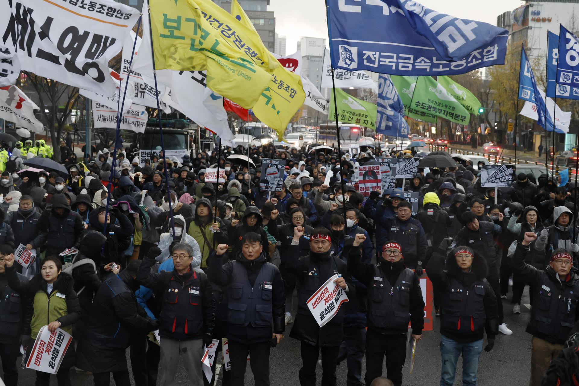 Protesta contra el presidente de Corea del Sur, Yoon Suk-yeol, este 5 de diciembre en Seul. EFE/EPA/JEON HEON-KYUN
