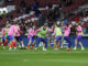 Los jugadores del Atlético de Madrid en el calentamiento previo del partido de la Liga de Campeones de fútbol entre el Atlético de Madrid y el Slovan Bratislava, este miércoles en el estadio Riyadh Air Metropolitano de Madrid. EFE/ Kiko Huesca