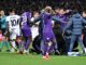 El italiano Edoardo Bove, jugador del Fiorentina, cayó desplomado y sin conocimiento en el campo durante el partido ante el Inter. EFE/EPA/CLAUDIO GIOVANNINI