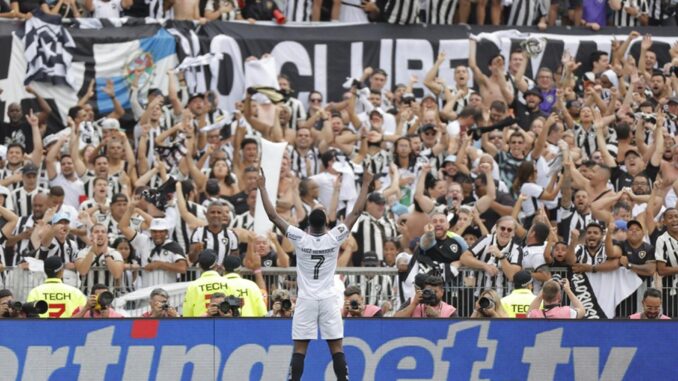 Luiz Henrique de Botafogo celebra su gol en la final de la Copa Libertadores. EFE/ Juan Ignacio Roncoroni
