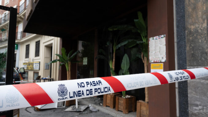 Imagen del exterior del restaurante Burro Canaglia, en la glorieta de Manuel Becerra (Madrid), tras el incendio de abril de 2023. EFE/ Fernando Villar
