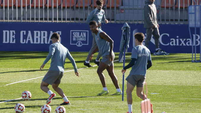 Los jugadores del Atlético de Madrid, en el entrenamiento de este miércoles. EFE/ Fernando Villar
