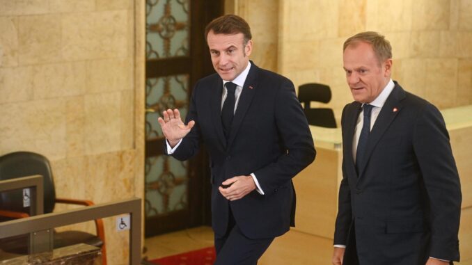 Enmanuel Macron y Donald Tusk
