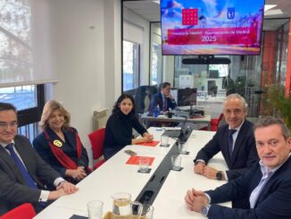 Engracia Hidalgo visita las nuevas oficinas de Hostelería Madrid, destacando el apoyo del Ayuntamiento al sector hostelero en 2025.