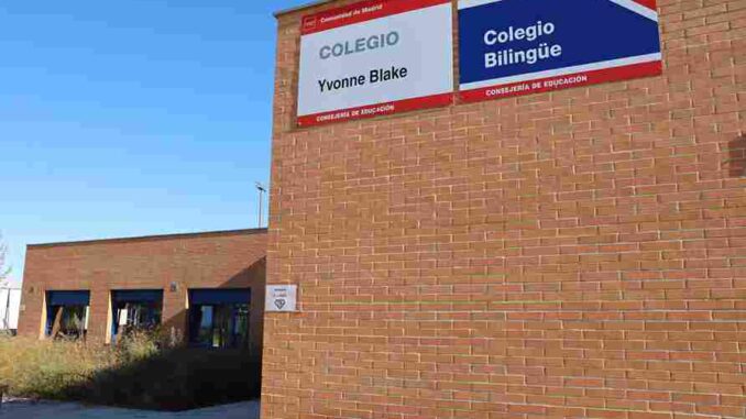 VISITA COLEGIO YVONNE BLAK