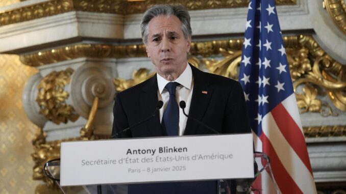 El secretario de Estado de EE. UU., Antony Blinken, pronuncia un discurso tras su reunión con el ministro de Relaciones Exteriores francés, Jean-Noel Barrot, en París, Francia, el 08 de enero de 2025. Francia EFE/EPA/THIBAULT CAMUS / POOL MAXPPP FUERA
