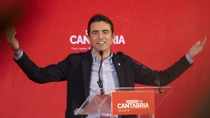 El diputado del PSOE, Pedro Casares durante la presentación de su candidatura para liderar el PSOE de Cantabria, este sábado en Santander. EFE/Pedro Puente Hoyos
