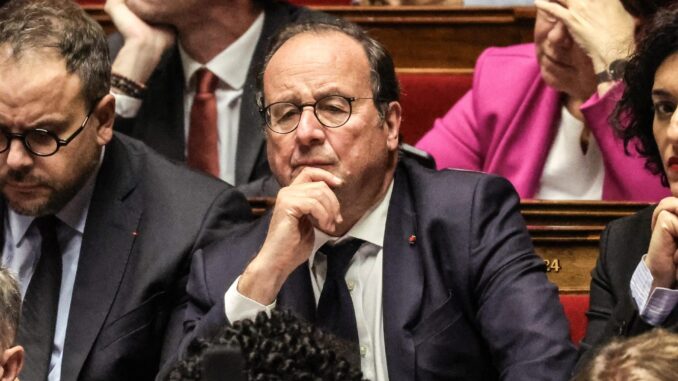 El expresidente francés, Francois Hollande (C), que ostentaba el cargo cuando se produjeron los atentados contra la revista Charlie Hebdo, en una foto de archivo. EFE EFE/EPA/TERESA SUAREZ
