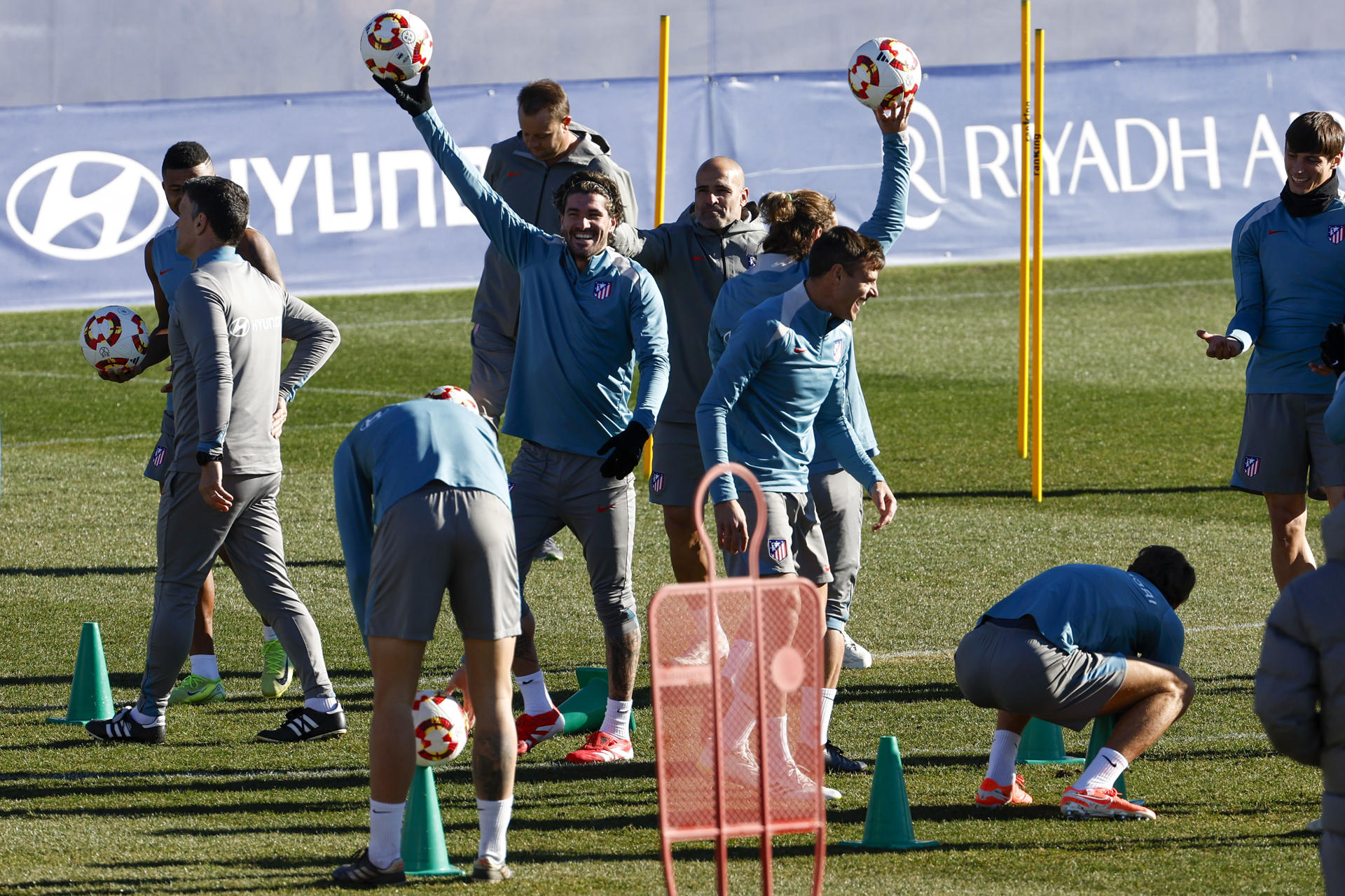 Los jugadores del Atlético, durante el entrenamiento. EFE/ Chema Moya
