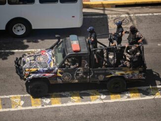 Agentes de la Policía Nacional Bolivariana recorren las calles de Caracas (Venezuela) el 30 de agosto de 2024. EFE/ Ronald Pena R