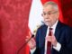 El presidente federal de Austria, Alexander van der Bellen, habla con la prensa después de una reunión del Partido Popular Austríaco (OeVP) tras el anuncio de la renuncia del canciller austríaco Nehammer, en Viena, Austria, el 5 de enero de 2025. El canciller austriaco Karl Nehammer anunció su renuncia tras el colapso de las negociaciones de coalición entre el Partido Popular Austríaco (OeVP) y el Partido Socialdemócrata (SPOe). (Viena) 
EFE/EPA/MAX SLOVENCIK