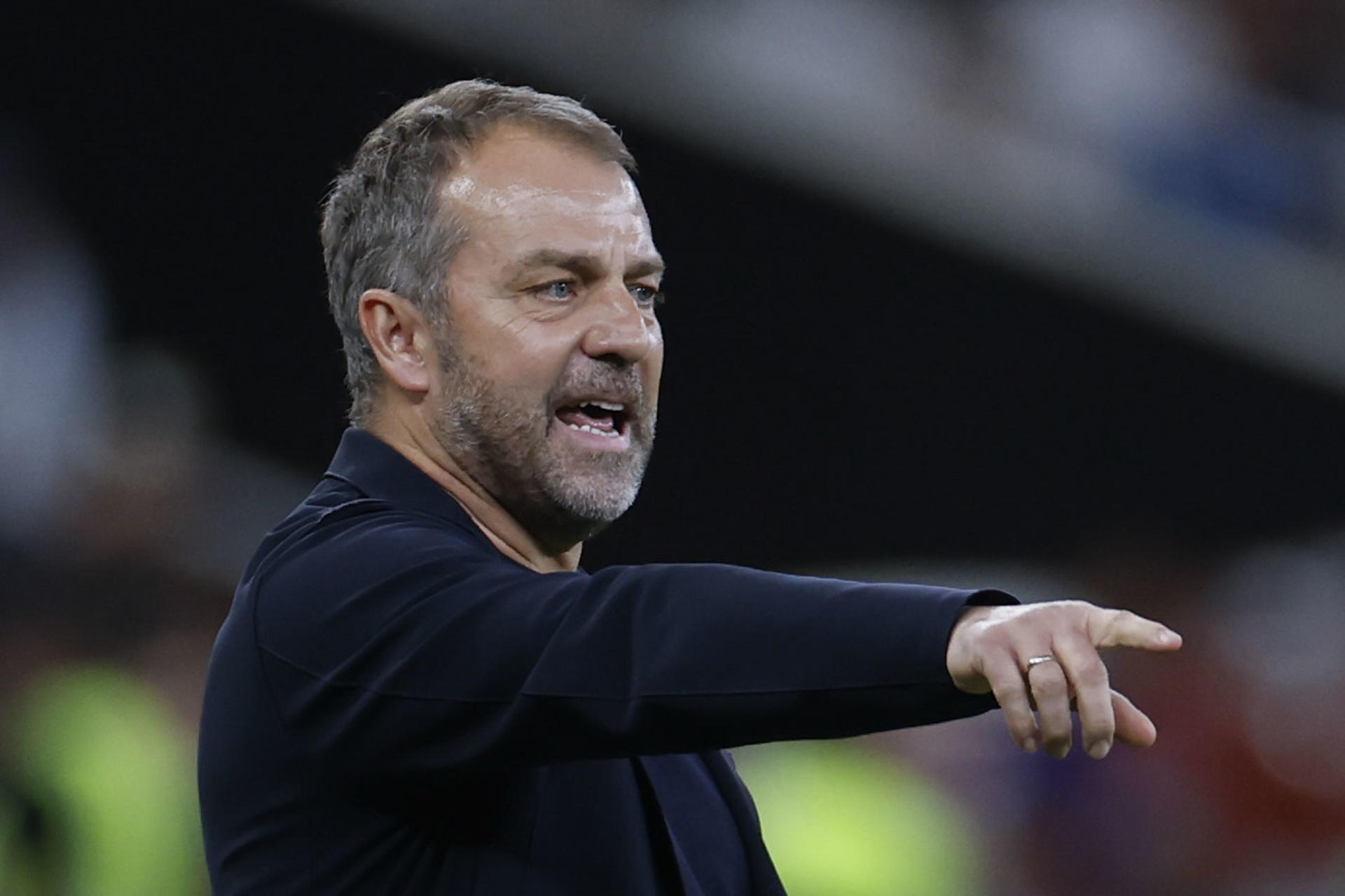 El entrenador del Barcelona, el alemán Hansi Flick durante el partido de la final de la Supercopa de España de fútbol entre el Real Madrid y el FC Barcelona, este domingo en Yeda, Arabia Saudí. EFE/ Alberto Estévez
