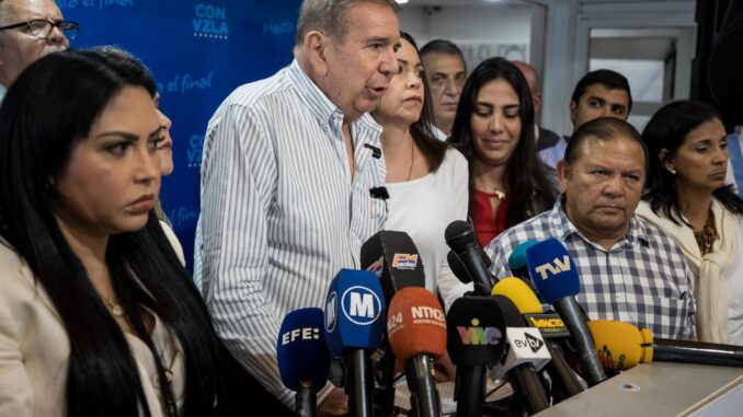 Fotografía tomada de una publicación en la cuenta oficial de la red social X del líder opositor venezolano Edmundo González Urrutia durante su llegada este domingo a Washington (Estados Unidos). EFE/ Cuenta de X de Edmundo González Urrutia
