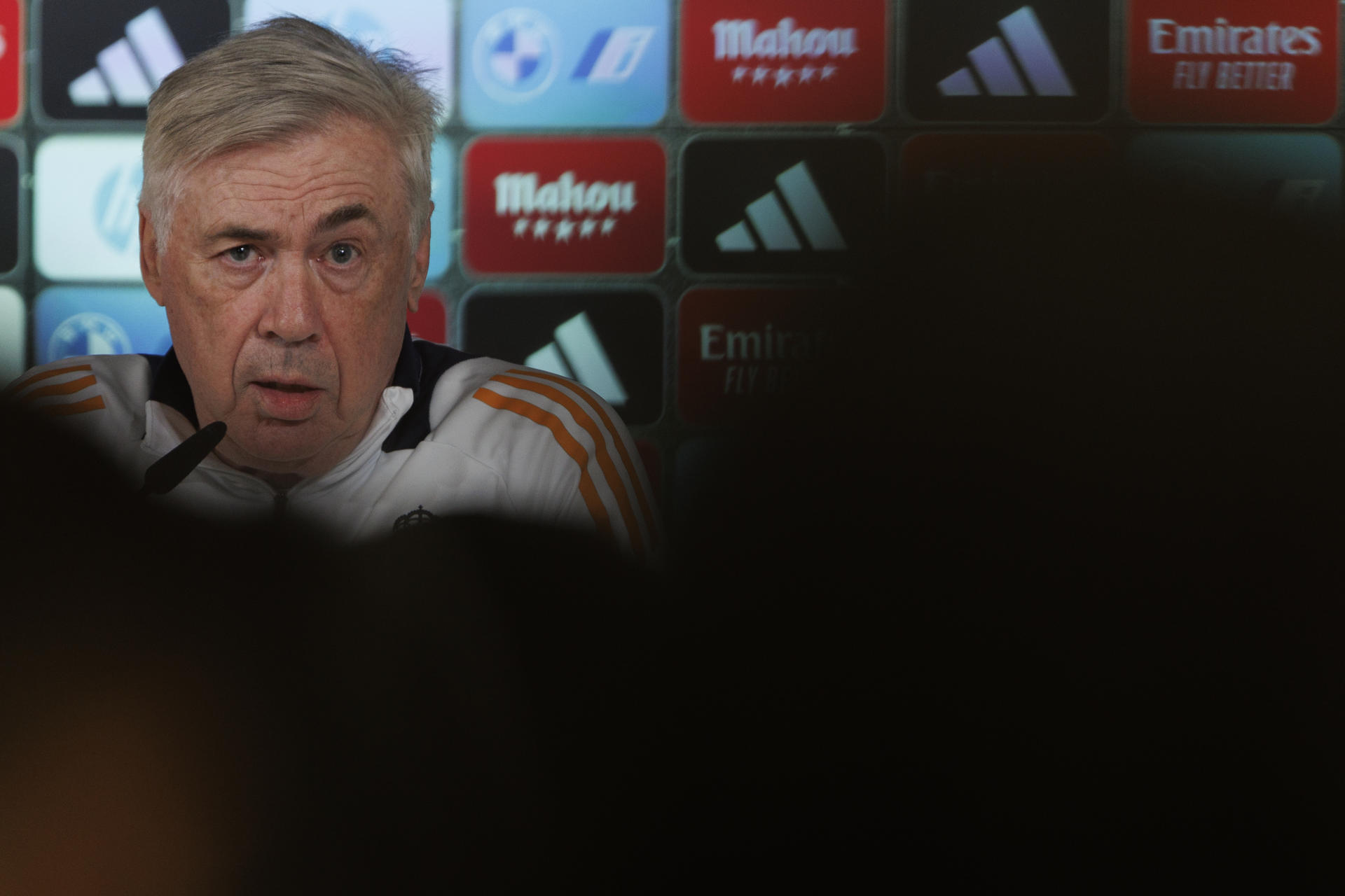 El entrenador del Real Madrid, Carlo Ancelotti, durante la rueda de prensa posterior al entrenamiento previo al partido de Copa del Rey contra Celta de Vigo en la Ciudad Real Madrid en Valdebebas, Madrid. EFE/ Sergio Pérez
