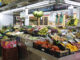 Un puesto de verduras y frutas en un mercado de Madrid. EFE/ J.P.Gandul