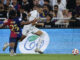 El delantero francés del Real Madrid Kylian Mbappé (d) se escapa de Jules Koundé, del FC Barcelona, durante el partido de la final de la Supercopa de España de fútbol entre el Real Madrid y el FC Barcelona, este domingo en Yeda, Arabia Saudí. EFE/ Alberto Estévez