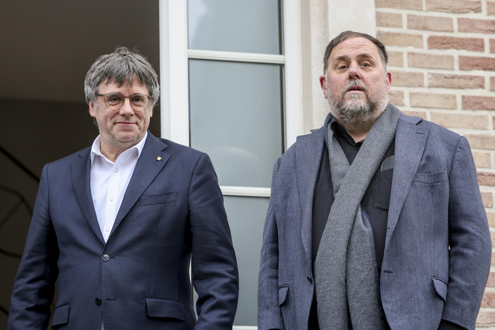 El presidente de Junts, Carles Puigdemont, y el de ERC, Oriol Junqueras, se reúnen este jueves en Waterloo (Bélgica), por primera vez desde que ambos recuperaron los cargos al frente de sus respectivos partidos. EFE/ Pablo Garrigós Cucarella
