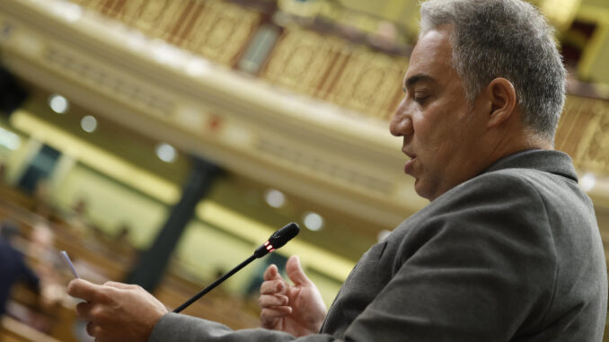 Imagen de archivo del diputado del PP Elías Bendodo, durante una intervención en la sesión de control al Gobierno que se celebra en el Congreso. EFE/ Mariscal
