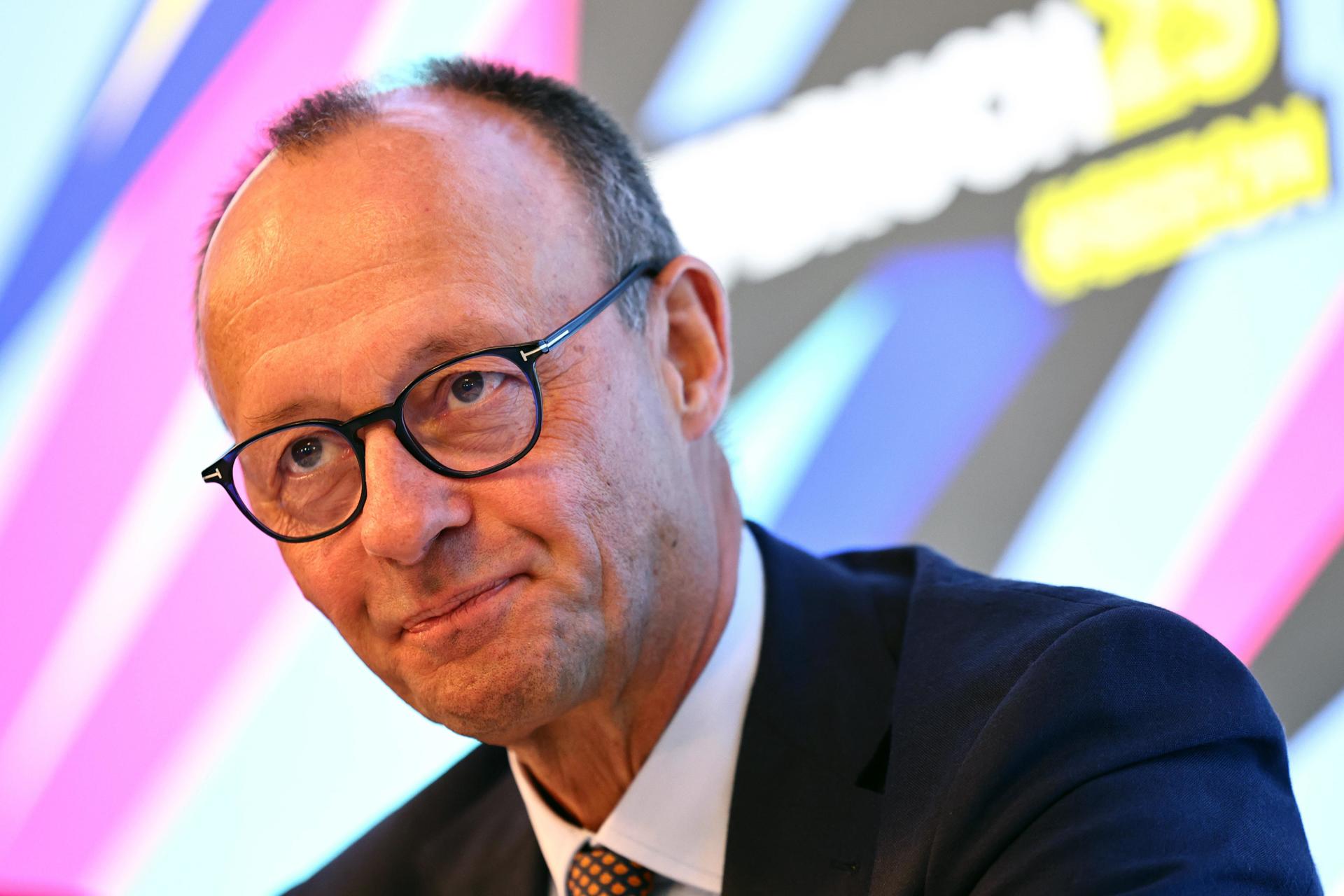 - El presidente de la Unión Demócrata Cristiana de Alemania (CDU), Friedrich Merz, asiste a la reunión a puerta cerrada de la Unión Social Cristiana (CSU) en el Monasterio de Seeon en Seeon-Seebruck, Alemania, el 08 de enero de 2025. (Alemania) EFE/EPA/ANNA SZILAGYI
