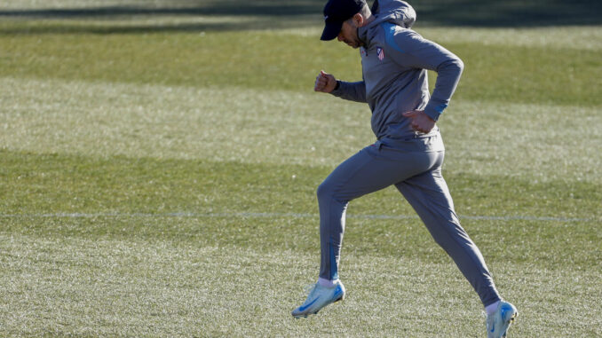 Simeone, durante el entrenamiento. EFE/Chema Moya
