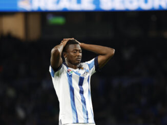 Foto de archivo del delantero nigeriano de la Real Sociedad Sadiq Umar, que pasará reconocimiento médico para unirse al Valencia lo que resta de temporada. EFE/ Javier Etxezarreta