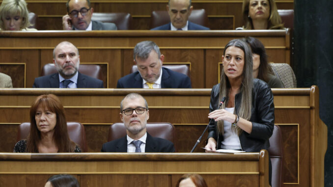 Imagen de archivo de la portavoz de Junts, Míriam Nogueras, durante su intervención en una sesión de control al Gobierno en el Congreso. EFE/ Mariscal
