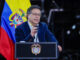 Fotografía de archivo del 21 de noviembre de 2024 del presidente de Colombia, Gustavo Petro, durante la ceremonia de conmemoración del octavo aniversario de la firma del acuerdo de paz, en la Plaza de Bolívar en Bogotá (Colombia). EFE/ Carlos Ortega